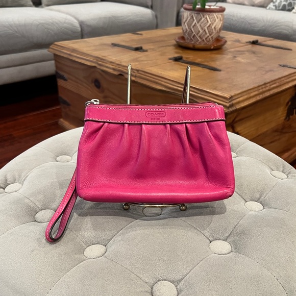 Coach Pink Wristlet - Picture 14 of 15